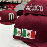 Image 3 of New Era 59Fifty Cardinal / side flag