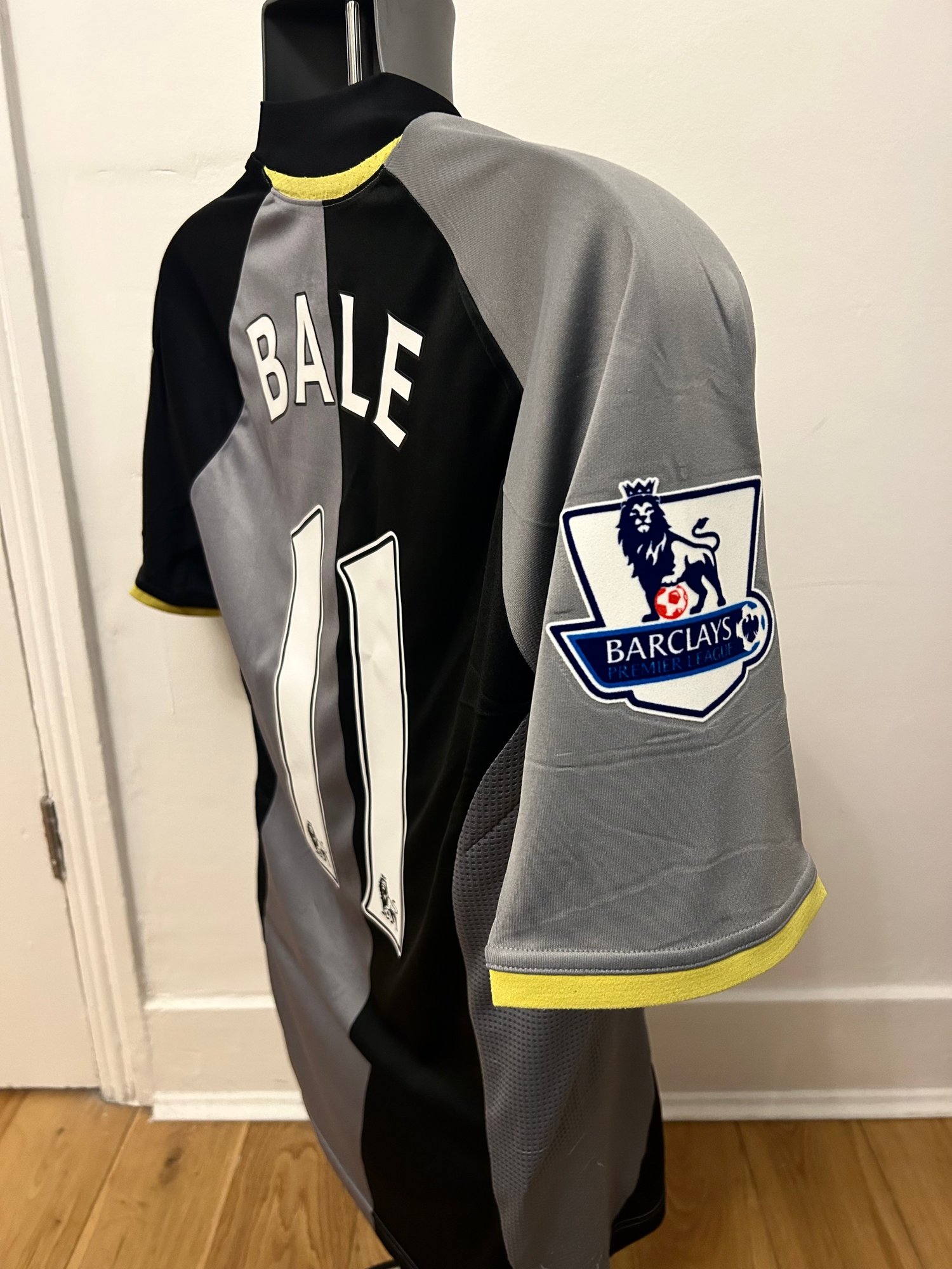 Image of Tottenham Hotspur “BALE 11” 2012/13 Third Shirt + PL patches (S)