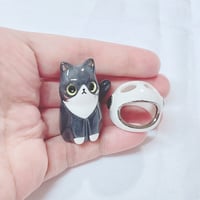 Image 4 of Discount price Tuxedo cat with astronaut helmet ceramic figurine white gold version