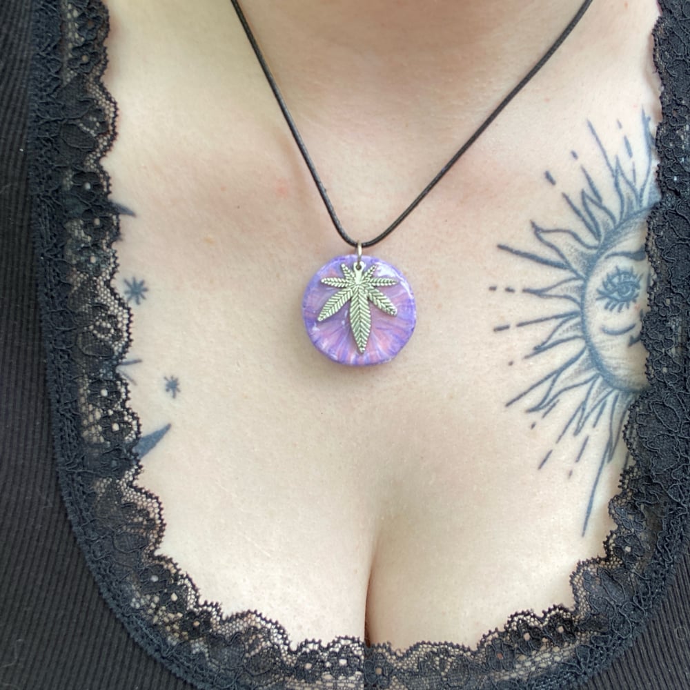 Image of cotton candy weed necklace 