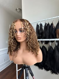 Image 3 of Refurbished wig blondie curls 