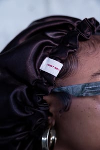 Image 2 of "MOCHAA" LUXURY SATIN BONNET