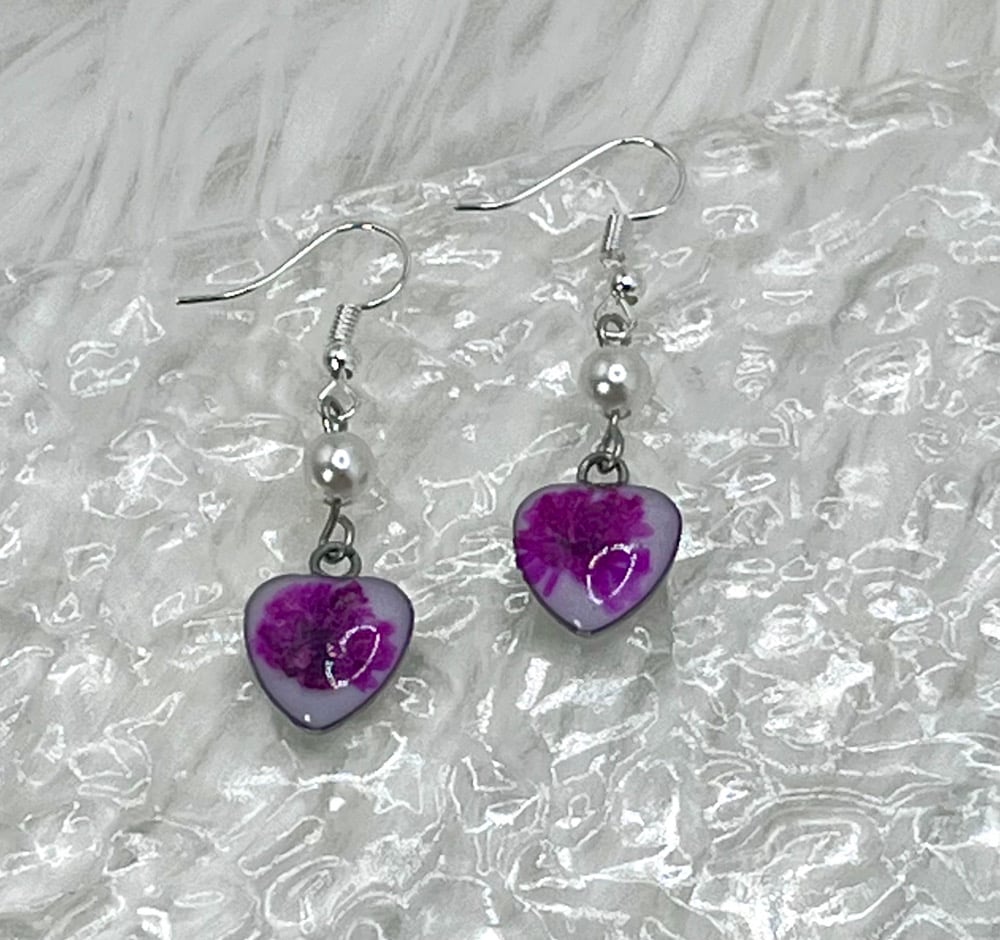 Image of VIOLET FLORAL PEARL DANGLES