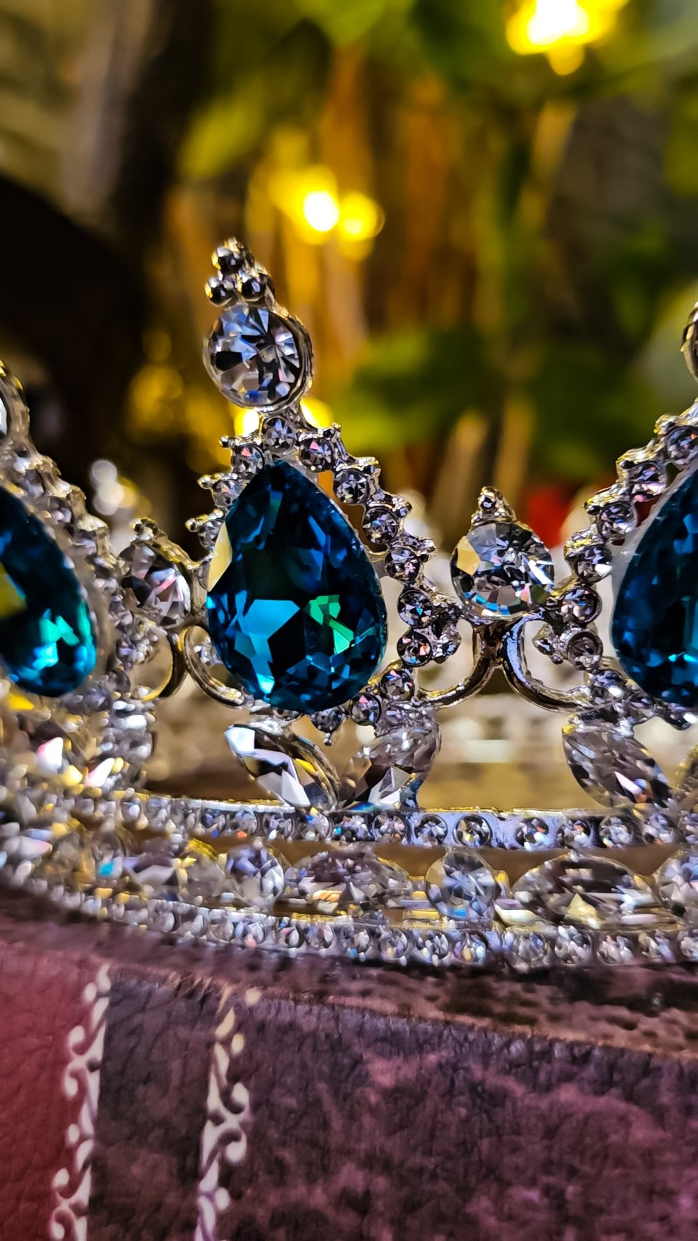 👑The Armored Kingdom Turquoise Blue Queens Crown (Silver)