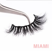 Image 2 of Miami Magnetic Lash
