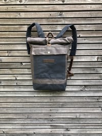 Image 4 of Backpack in waxed canvas with detachable leather side straps and padded shoulder straps