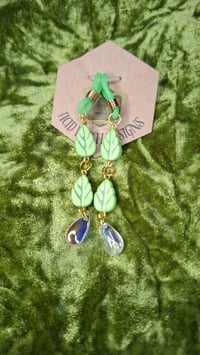 Image 2 of Entangled | Glasses Charm
