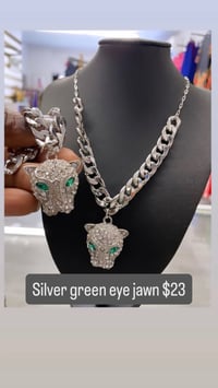 Silver green eye jawn necklace 