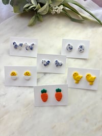 Image 4 of Spring single studs