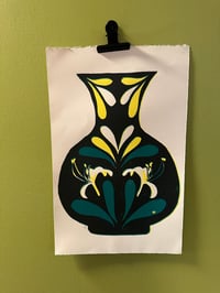 Image 3 of empty vessel - honeysuckle
