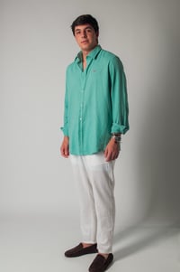 Image 3 of Camisa de lino verde agua