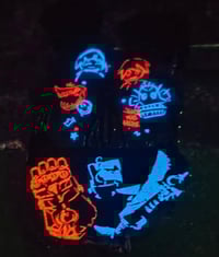 Image 2 of Vi & Jinx Silhouette in hand