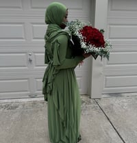 Image 1 of Ruffled back set