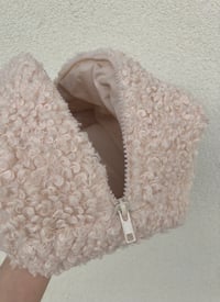 Image 8 of Kosmetyczka Bouclé ECRU w rozmiarze MIDI