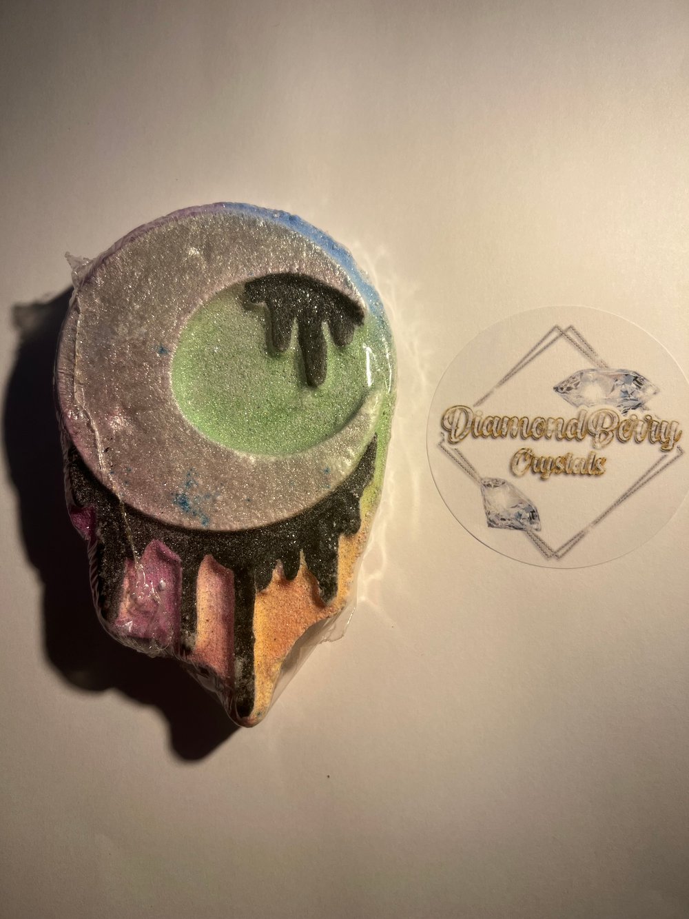 Image of Dripping moon bath bomb