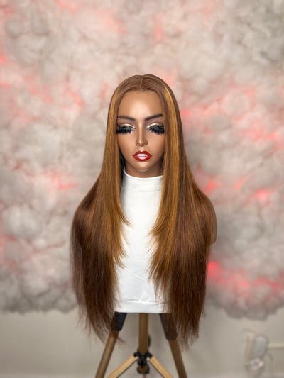 Image of Hulrela Brown Highlight 13x4 body wave 22 inch wig ( Light Layers In Front )