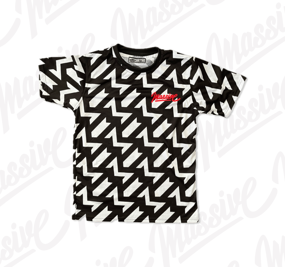 TESSELLATING M’S TEE