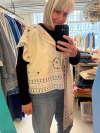 Image 13 of Daisy shirt, touch of grey (one size)