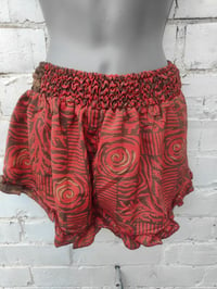 Image 3 of Frida Frilly Shorts red beige