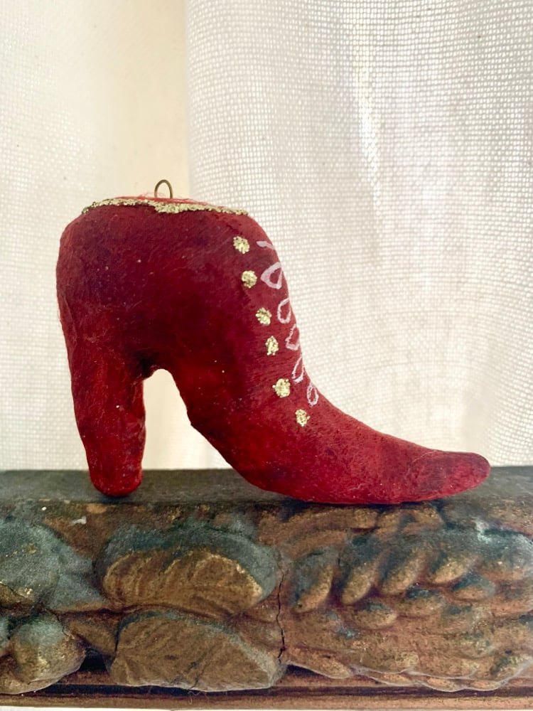 Image of Spun Cotton Fancy Red Shoe