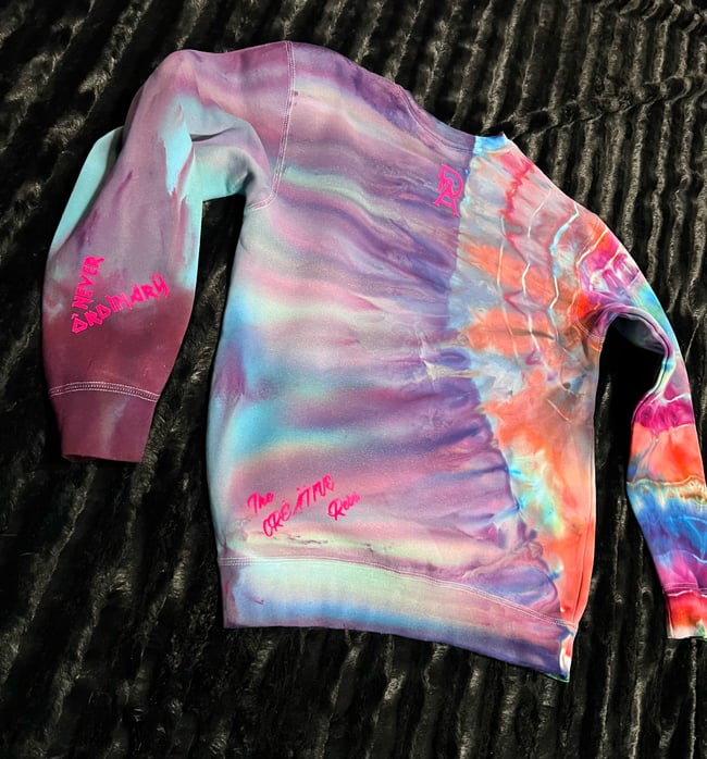 ICED DYED GRAVITY HEAVYWEIGHT SWEATSHIRT (Strawberry Skies/Coral/Seafoam)