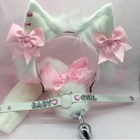 White /pink kitten playset 