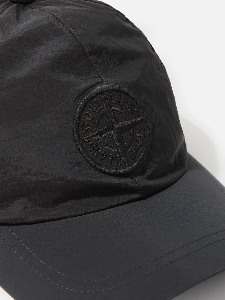 Image of STONE ISLAND 99576 NYLON METAL IN ECONYL® REGENERATED NYLON PEARL BLACK