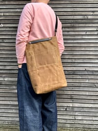 Image 2 of Hobo bag in waxed canvas with vegetable tanned leather handles and crossbody strap