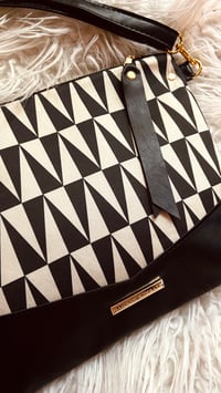 Image 6 of Black & cream triangle crossbody 