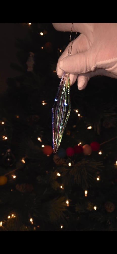 Image of Ornament drop 