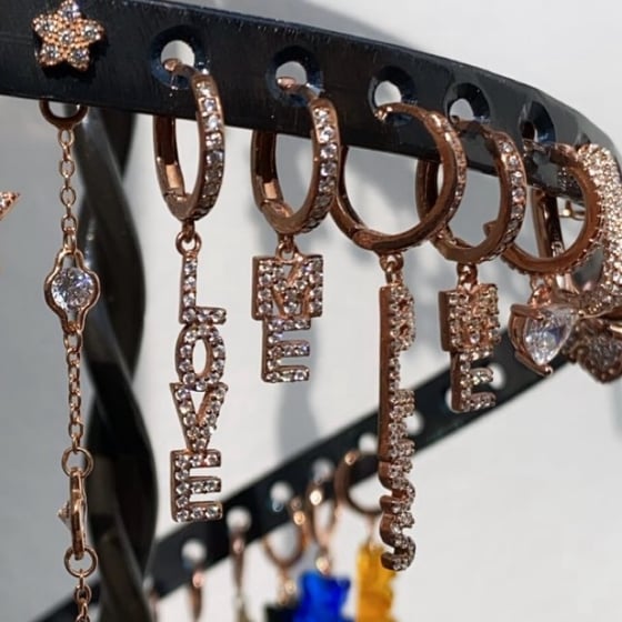 Image of ORECCHINI CIONDOLO SCRITTA ORO ROSA E ZIRCONI