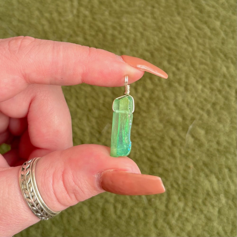 Image of simple crystal pendant