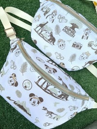 Image 2 of BMC Exclusive Animal Kingdom XL Belt Bag