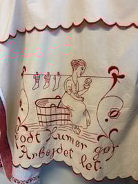 Image 3 of Daisy shirt, red (one size)