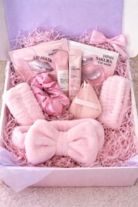 Image 2 of Pink hamper