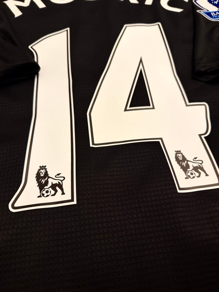 Image of Tottenham Hotspur “MODRIĆ 14” 2011/12 Third Shirt + PL patches  (L)