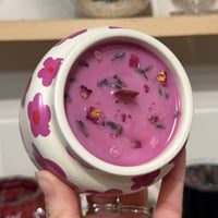 Image 4 of champagne pop scented flower candle