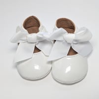 Image 1 of Elegant White Patten Leather Baby Shoes with Bow