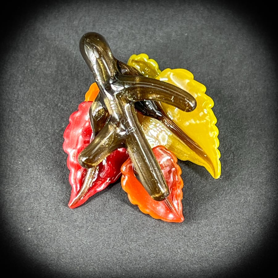 Image of Fall Fades 2025 Leaf Vine Pendant 5
