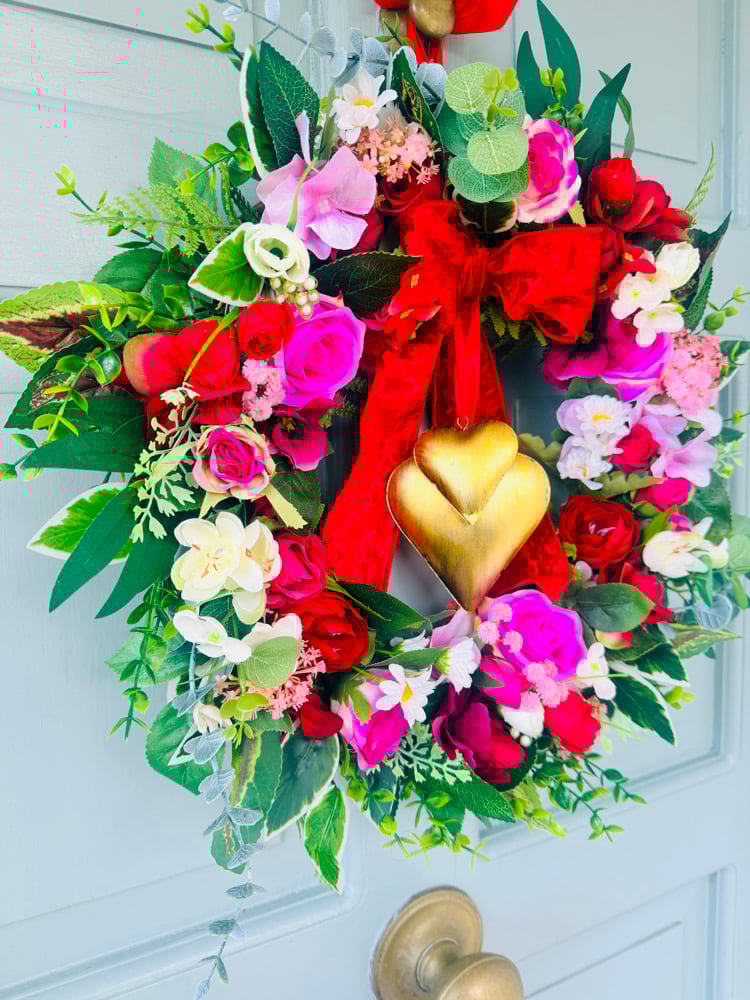 Image of 40cm Wreath with Hearts 