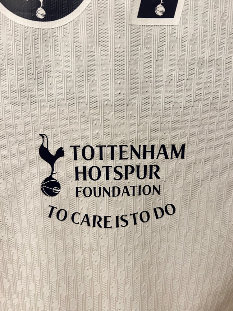 Image of Tottenham Hotspur “VAN DE VEN 37” Vaporknit 2024/25 Home Europa Final Shirt   (L)