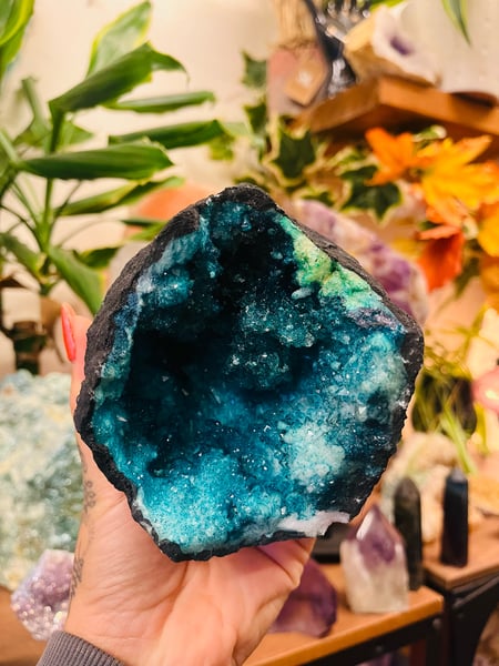 Image of Teal agate geode 