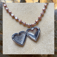 Image 3 of THE AMÉLIE LOCKET (PEARL)
