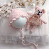 Image 1 of Knitted photoshooting set | lady teddy bear and bonnet | pink