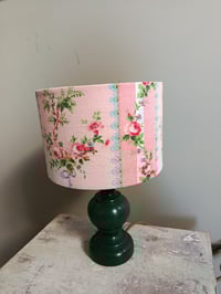 Image 3 of Lampe de table " Écrin de roses "