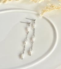 Image 4 of Hanging Chain & Pearls Earrings