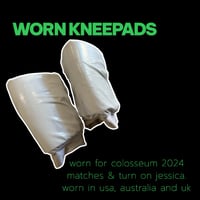 WORN KNEEPADS