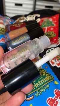 Image 5 of The Kissmas Collection