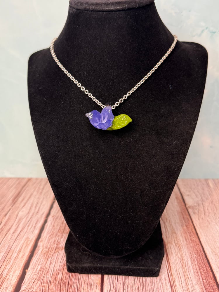 Image of Three Petaled Flower Pendants