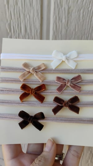 Image of Velvet neutral set of bows